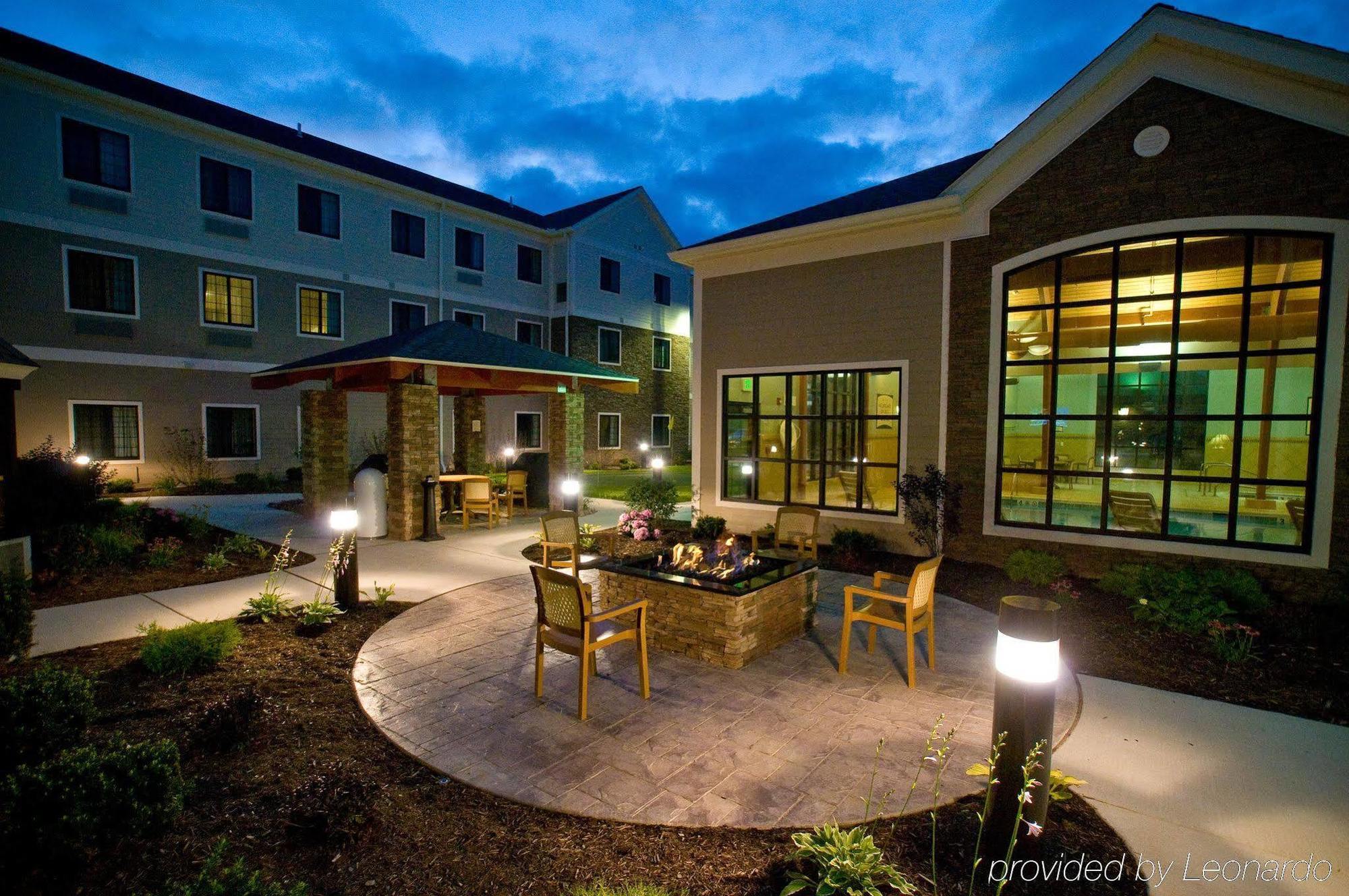 Hawthorn Suites By Wyndham Williamsville Buffalo Airport Eksteriør billede
